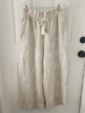 Ladies HOUSE of HARLOW 1960 Wide Leg Pant.